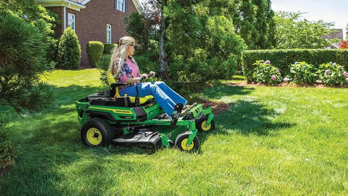 2-248.webp Z20R ZTrak™ Mower with 42-in. Decks. - Image 3