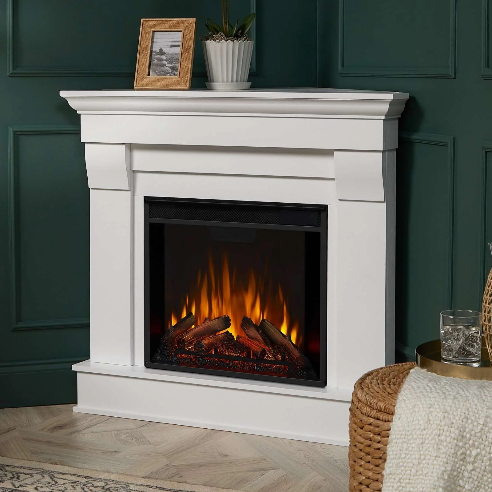 a1-280-1-1-1.webp Real Flame Chateau Corner Electrics Fireplace.