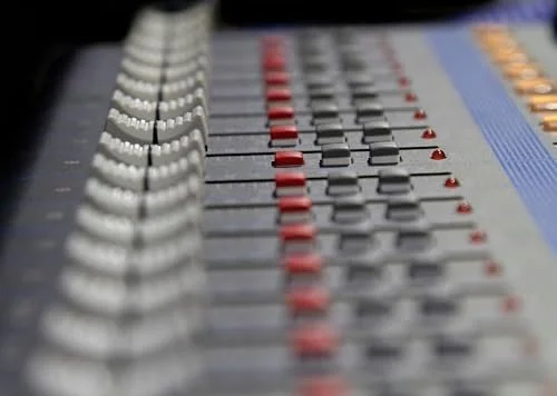 a5-41-1-1-1.webp Yamaha MG16XU 16-Inputs 6-Bus Mixers with Effects - Image 2