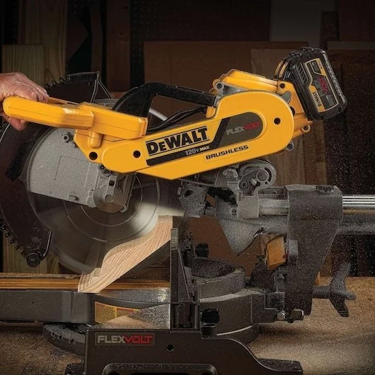 fva3-1-1-1.webp DeWalt FLEXVOLT 12 in 120V MAX Double Bevel Compound Sliding Miter Saws Kit - Image 2