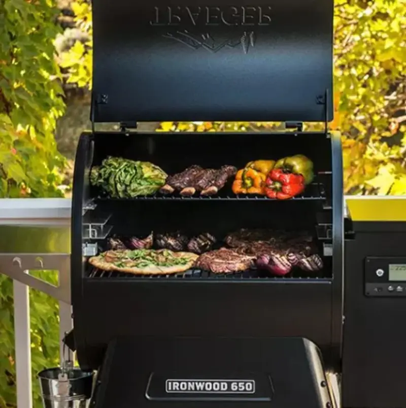 p3-4-1-1-1.webp Traeger Ironwood 650 Pellet Grills - Image 3
