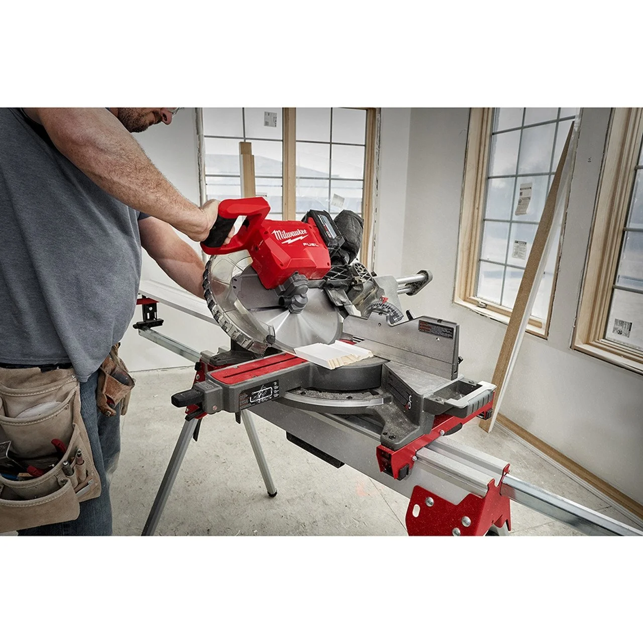 sfgsfgs-1.webp SKIL SPT88-01 12″ Worm Drive Dual Bevel Sliding Miter Saw - Image 4